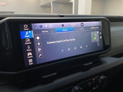 Used 2025 Jeep Gladiator Sport AWD/4WD image 24