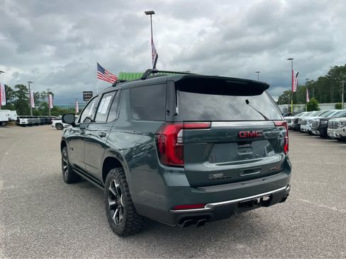 Used 2026 GMC Yukon AT4 w/ AT4 Premium Plus Package AWD/4WD image 7
