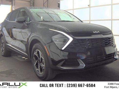 Used 2025 Kia Sportage LX image 2