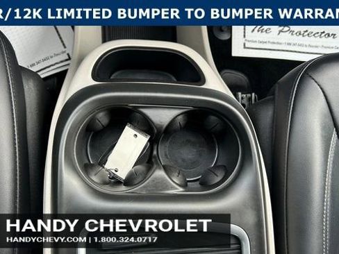 Used 2024 Chrysler Pacifica Touring-L image 35