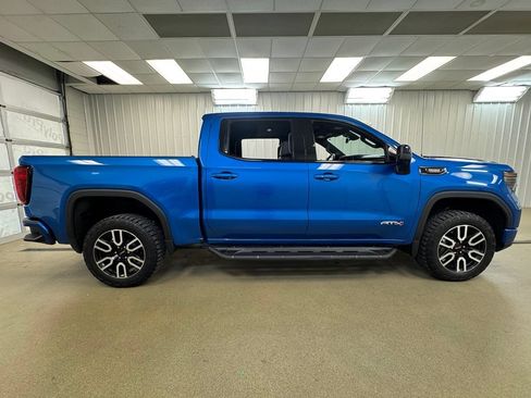 Used 2023 GMC Sierra 1500 AT4 w/ Technology Package AWD/4WD image 6