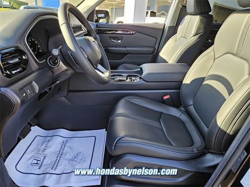 New 2025 Honda Pilot Touring image 5