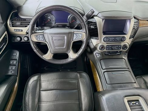 Used 2019 GMC Yukon XL Denali w/ Denali Ultimate Package AWD/4WD image 3