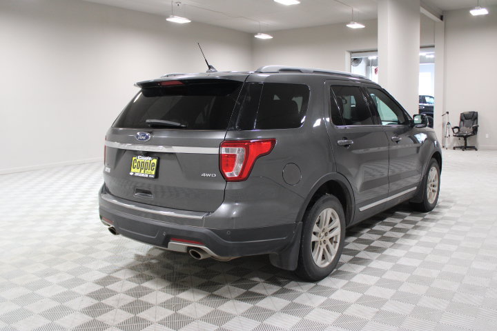 Used 2018 Ford Explorer XLT w/ Equipment Group 202A AWD/4WD image 9