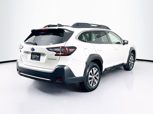 Used 2025 Subaru Outback Premium AWD/4WD image 9