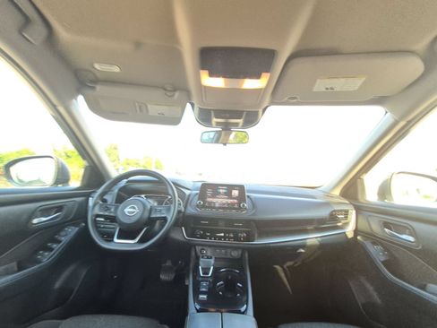Used 2024 Nissan Rogue SV FWD image 24