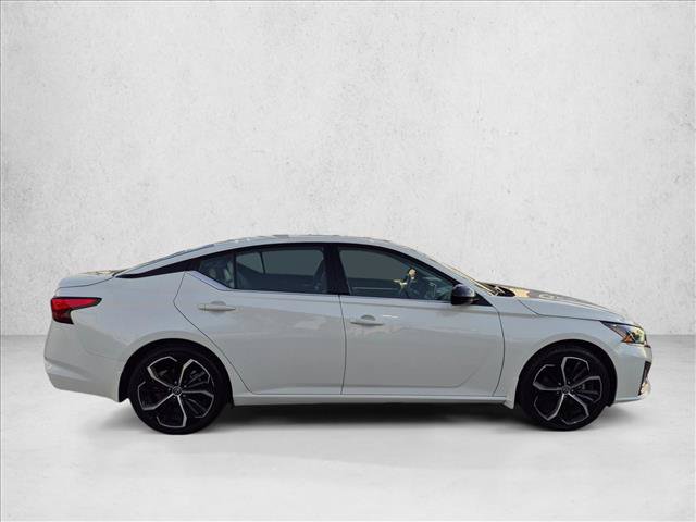 Used 2024 Nissan Altima 2.5 SR FWD image 4