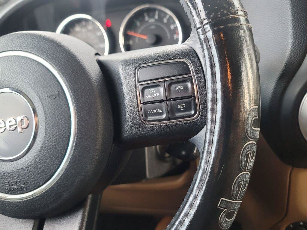 Used 2013 Jeep Wrangler Unlimited Sahara AWD/4WD image 29