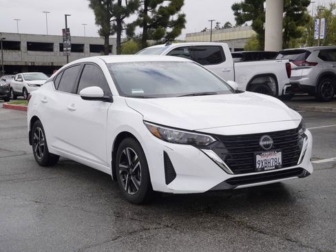 Used 2025 Nissan Sentra SV image 2