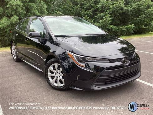 Certified 2025 Toyota Corolla LE FWD image 1