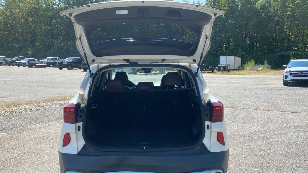 Used 2022 Kia Seltos SX w/ Sunroof Package AWD/4WD image 19