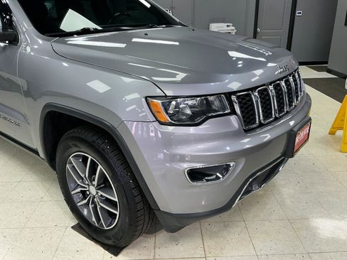 Used 2018 Jeep Grand Cherokee Limited AWD/4WD image 31