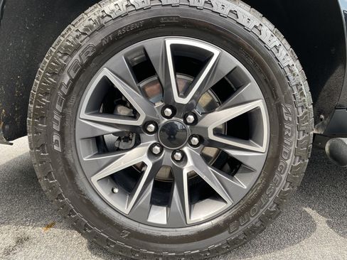 Used 2021 Chevrolet Tahoe Z71 w/ Luxury Package AWD/4WD image 45