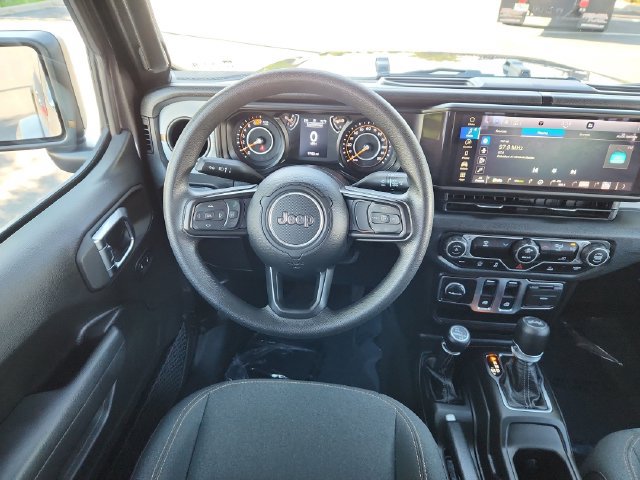 Used 2025 Jeep Wrangler Sport AWD/4WD image 22