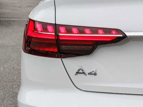 Used 2022 Audi A4 2.0T Premium Plus image 11