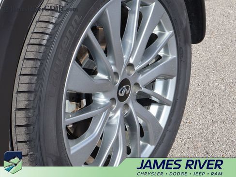 Used 2023 INFINITI QX50 Luxe image 40