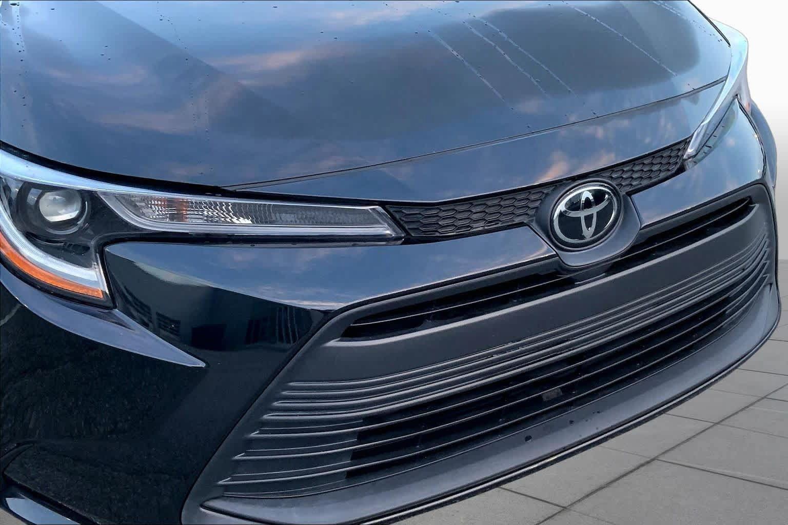 Used 2024 Toyota Corolla LE FWD image 27