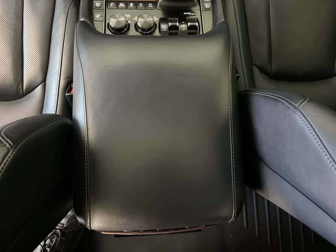 Used 2017 Lexus LX 570 4WD w/ Luxury Package image 21