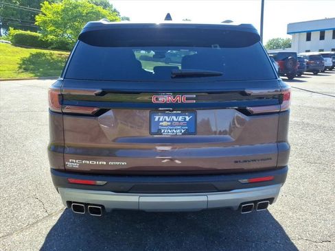 Used 2024 GMC Acadia Elevation w/ Luxury Package AWD/4WD image 4