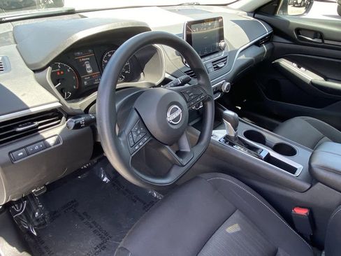Used 2025 Nissan Altima 2.5 S FWD image 21