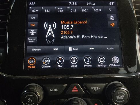 Used 2022 Jeep Grand Cherokee Laredo E image 25