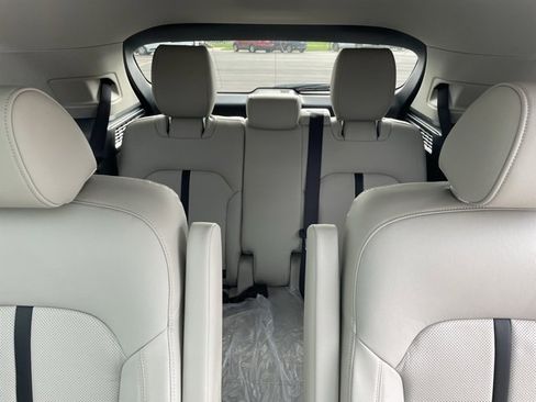 Used 2024 MAZDA CX-90 Plug-In Hybrid w/ Premium Pkg image 11