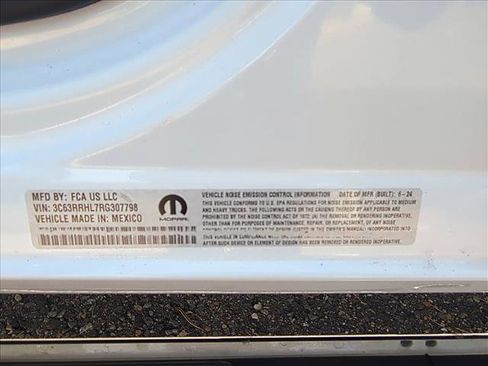 Used 2024 RAM 3500 Big Horn image 24