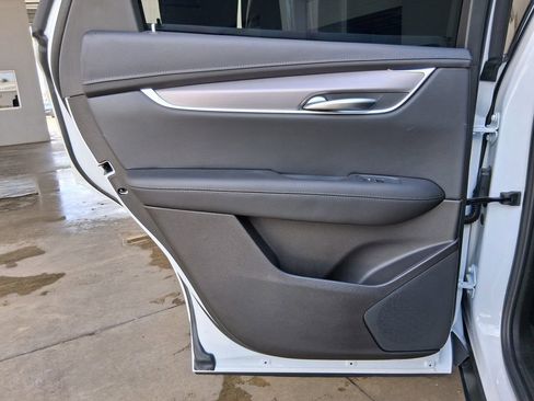 Used 2026 Cadillac XT5 Luxury w/ LPO, Premium Carpet Package FWD image 21