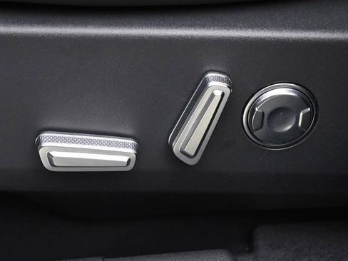 Used 2024 Lincoln Nautilus Reserve w/ Equipment Group 202A AWD/4WD image 12