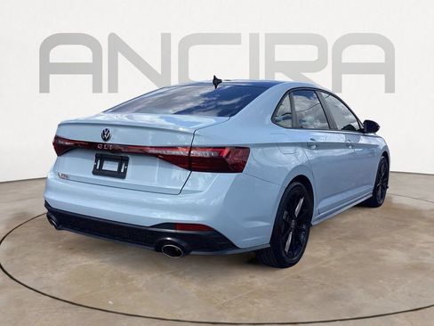 Used 2025 Volkswagen Jetta GLI Autobahn FWD image 12