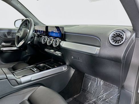 Used 2025 Mercedes-Benz GLB 250 4MATIC image 28