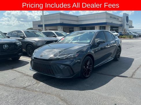 Used 2025 Toyota Camry SE w/ Convenience Package AWD/4WD image 1