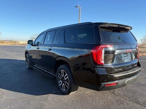 Used 2023 GMC Yukon XL AT4 w/ AT4 Premium Package image 4