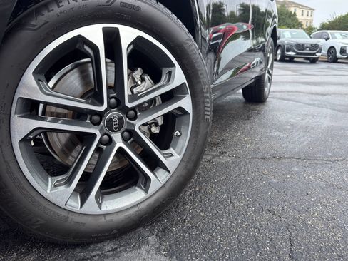 Certified 2025 Audi Q5 Premium w/ Convenience Package AWD/4WD image 4