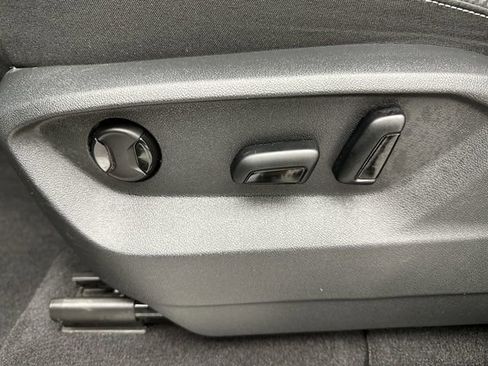 Used 2023 Volkswagen Atlas Cross Sport SE w/ Black Wheel Package image 12