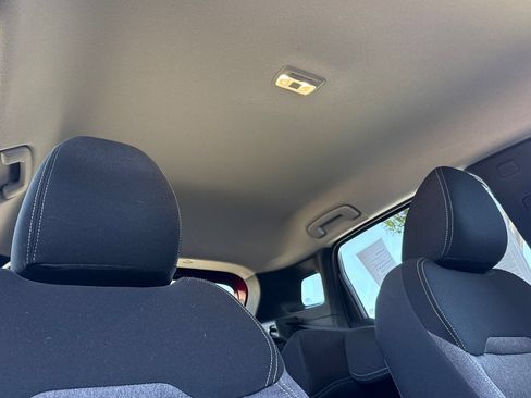 Certified 2025 Nissan Kicks SV AWD/4WD image 21