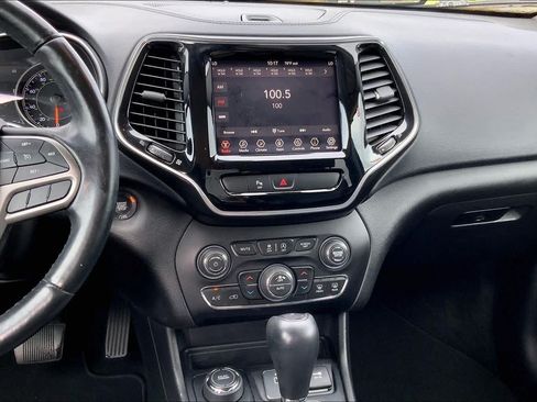 Used 2019 Jeep Cherokee Limited AWD/4WD image 7