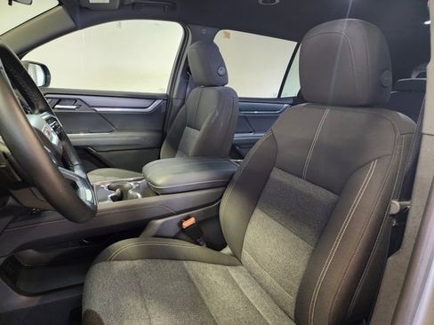 Certified 2025 GMC Acadia Elevation image 13