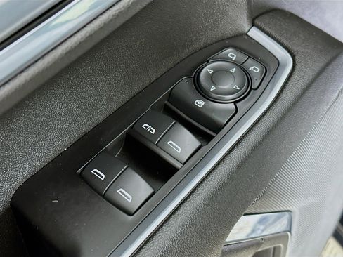 Used 2023 Chevrolet Silverado 1500 LT AWD/4WD image 17