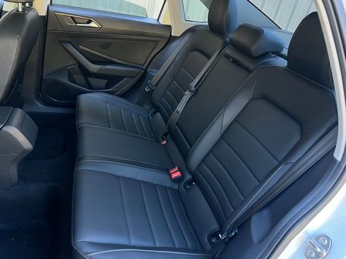 Used 2021 Volkswagen Jetta SE image 18