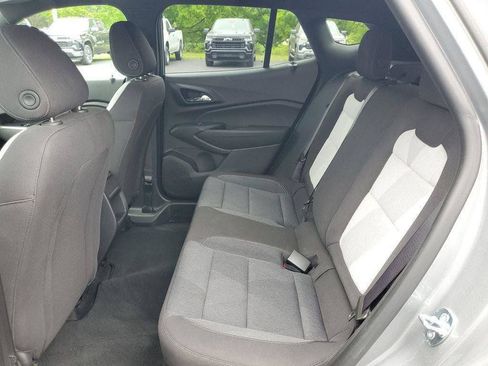 Used 2024 Chevrolet Trax RS w/ Sunroof Package FWD image 26