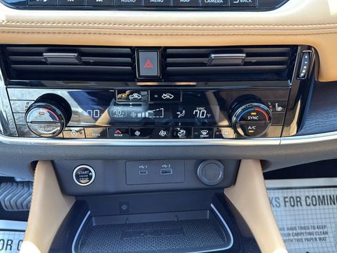 Used 2022 Nissan Rogue Platinum w/ Head-Up Display Package AWD/4WD image 27