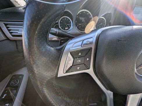 Used 2013 Mercedes-Benz E 350 Sedan image 23