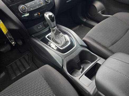 Used 2021 Nissan Rogue Sport S FWD image 17