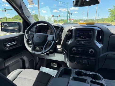 Used 2025 Chevrolet Silverado 1500 Custom Trail Boss AWD/4WD image 13