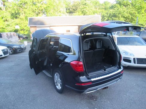Used 2014 Mercedes-Benz GL 450 4MATIC image 11
