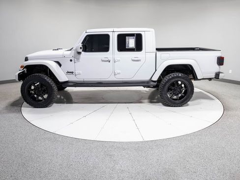 Used 2021 Jeep Gladiator Overland image 30