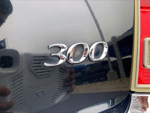 Used 2012 Chrysler 300 Limited image 9