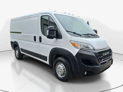 Used 2025 RAM ProMaster 2500 w/ Convenience Group FWD image 3