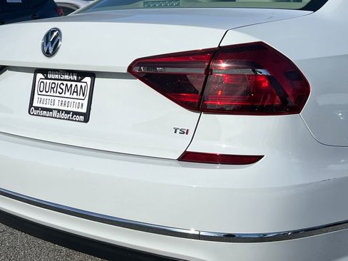 Used 2019 Volkswagen Passat 2.0T Wolfsburg image 6